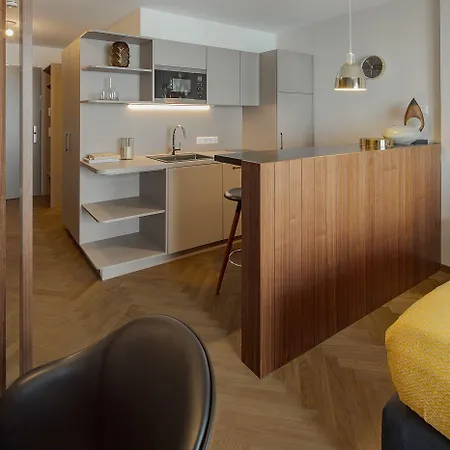 Dd Serviced 4* Munich